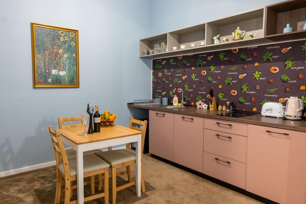Life Apartment